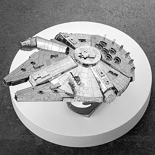 Kit de construction 3D Metal Earth : Star Wars Millennium Falcon