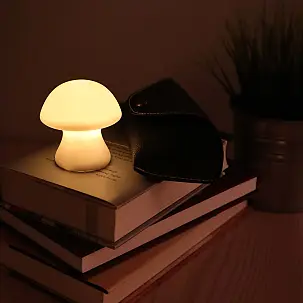 Petite lampe en forme de champignon