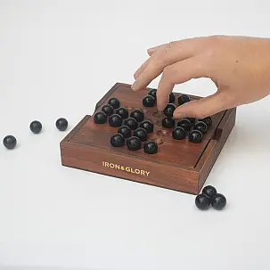 Jeu de solitaire en bois