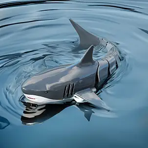 Mini requin télécommandé pour jouer dans l'eau