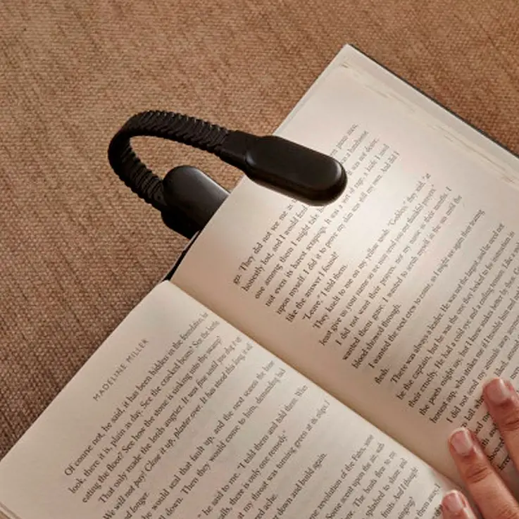 Une lampe de lecture rechargeable avec éclairage LED