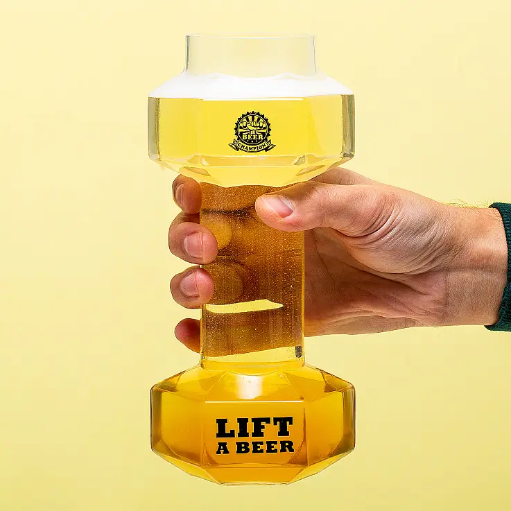 Verre à bière en forme d'haltère