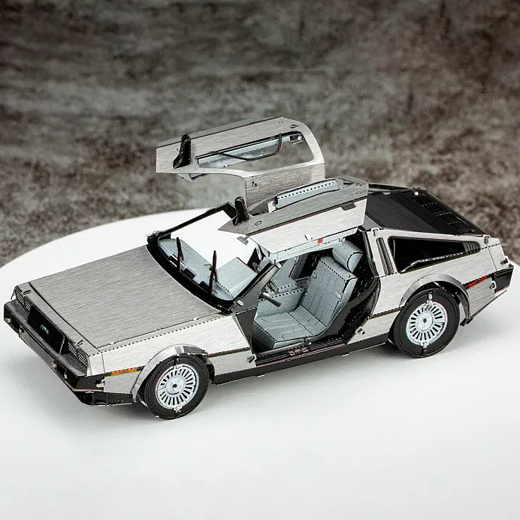 Un kit pour construire la DeLorean de Retour vers le futur